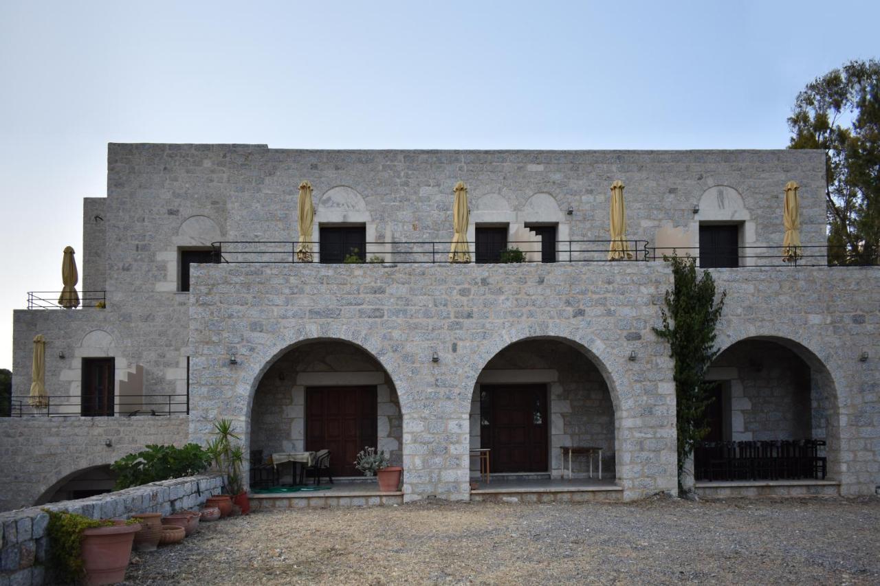 Akroyiali Apartments Gerolimenas Exterior photo