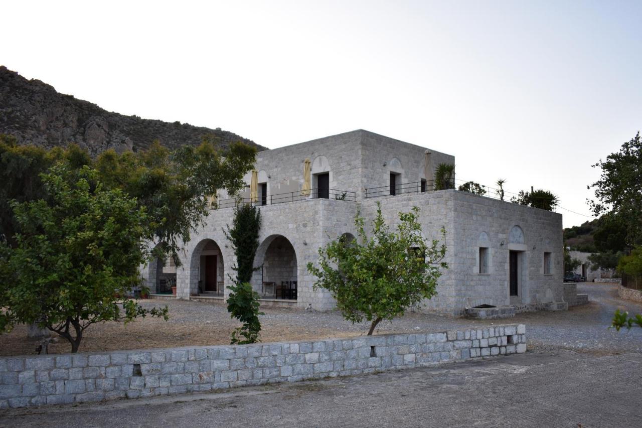 Akroyiali Apartments Gerolimenas Exterior photo