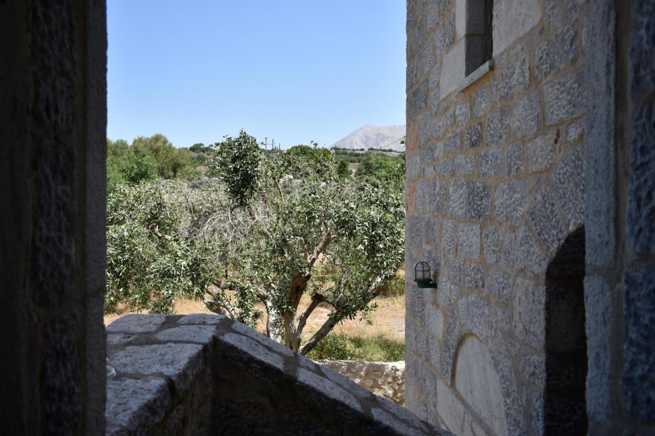 Akroyiali Apartments Gerolimenas Exterior photo