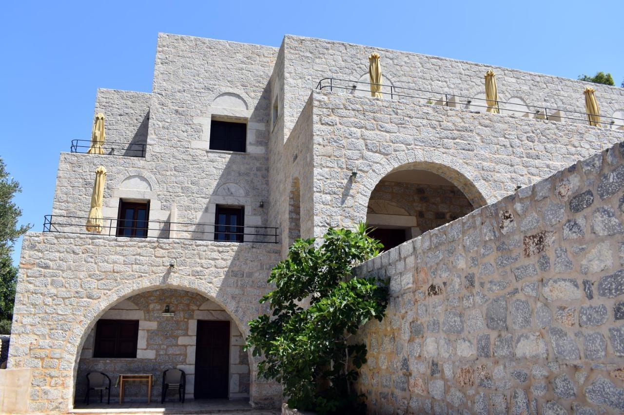 Akroyiali Apartments Gerolimenas Exterior photo