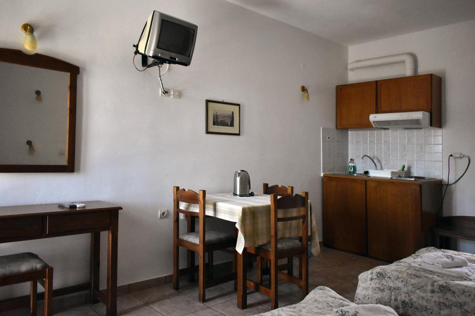 Akroyiali Apartments Gerolimenas Room photo